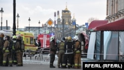 Экстренные службы у кафе, в котором произошел взрыв